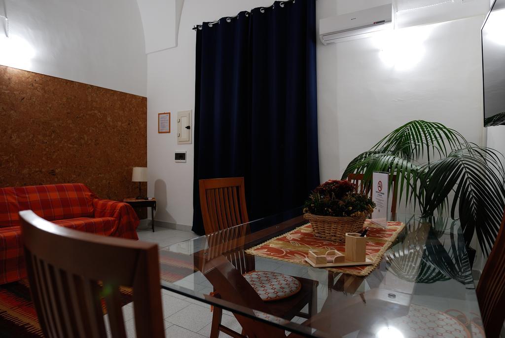 Appartamento B&B Ariosto Lecce Exterior photo