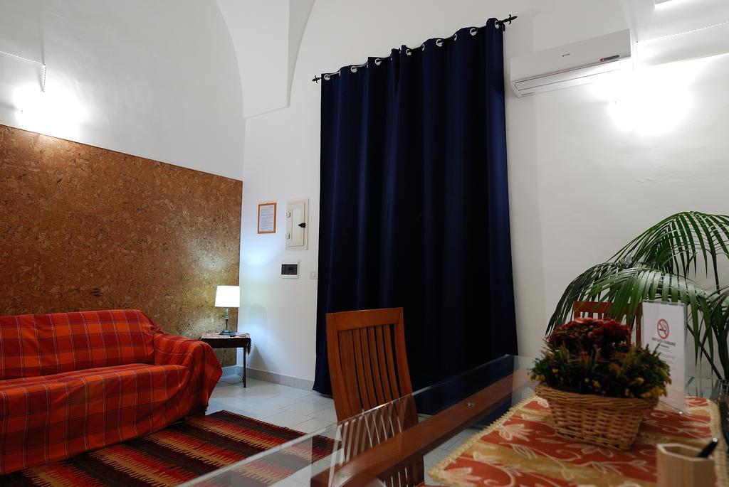 Appartamento B&B Ariosto Lecce Exterior photo