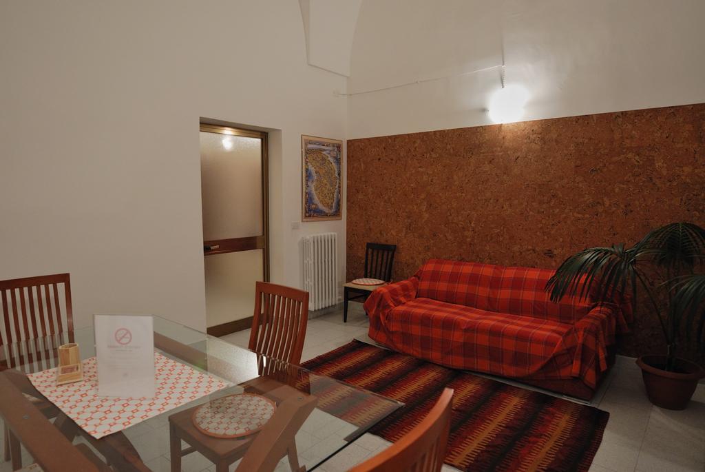 Appartamento B&B Ariosto Lecce Exterior photo